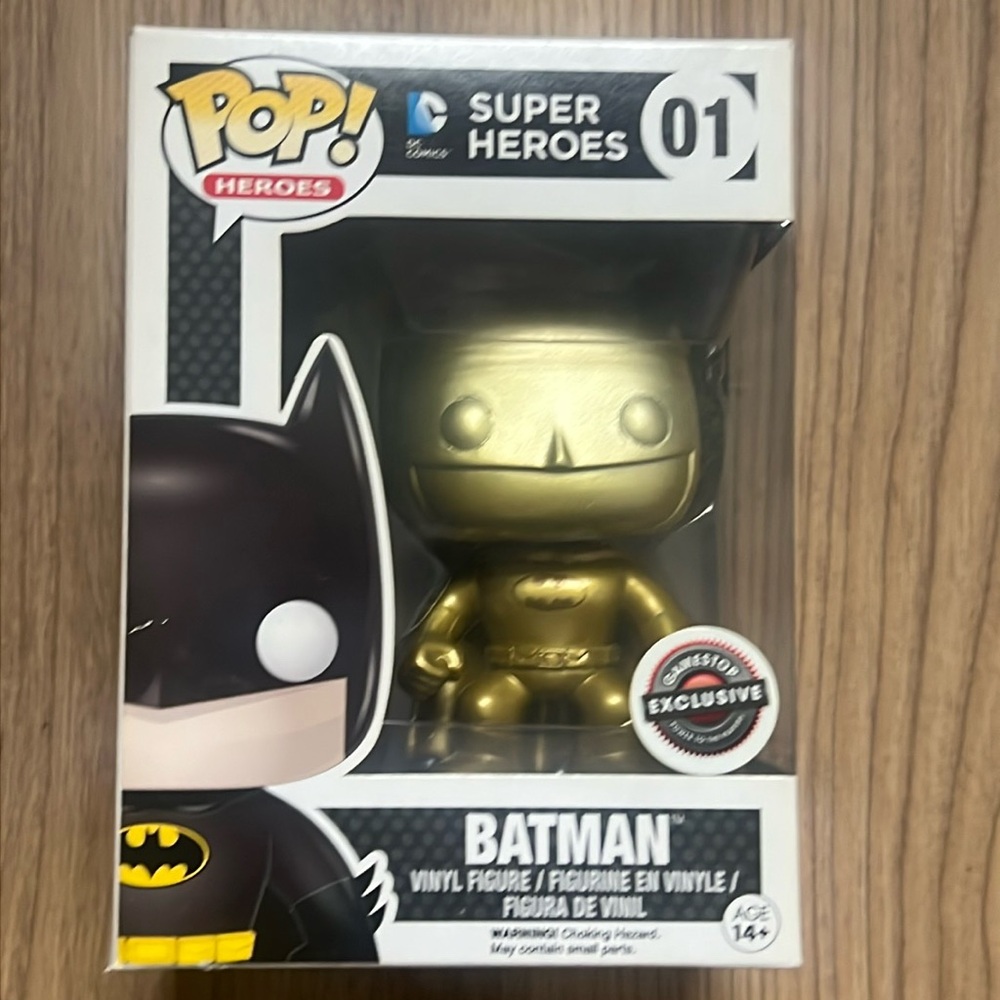 Funko POP! DC Comics Vinyl Figure - Gold Batman Gamestop Exclusive 01.